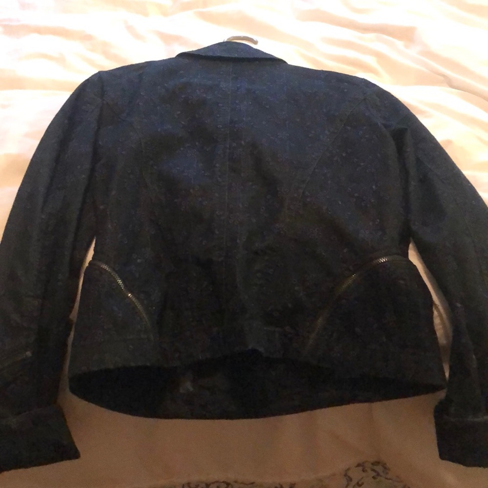 Jacket - Picture 3 of 4